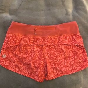 Lululemon Speed SEAWHEEZE shorts size 6 EUC